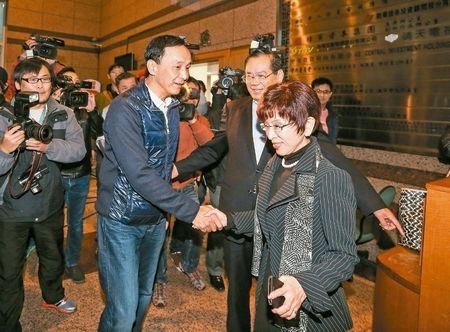 洪秀柱与国民党不同调朱立伦:牙齿难免咬到舌头