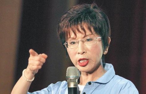 洪秀柱自投入2016“大选”以来,她的“非典型”选战打法,让此前士气低迷的国民党支持者眼前一亮 洪秀柱自投入2016“大选”以来,她的“非典型”选战打法,让此前士气低迷的国民党支持者眼前一亮