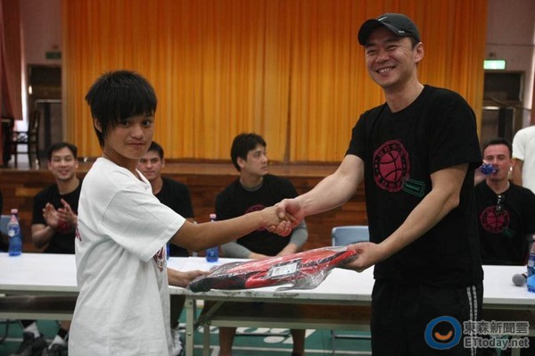 Selina老公有望代表国民党参选台北市"立委" Selina老公有望代表国民党参选台北市"立委"