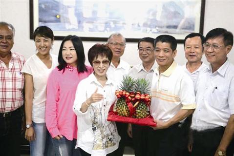 蓝营十多名中常委赴南投“行动挺柱”(图) 蓝营十多名中常委赴南投“行动挺柱”(图)