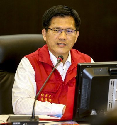 台风天还登山观浪台中拟订条例开罚“白目登山客”