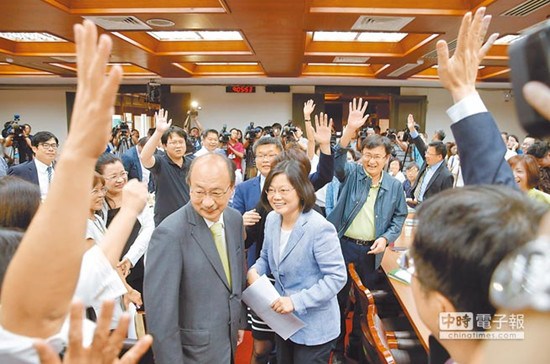 柯建铭陷入“苦战”蔡英文喊声助选(图)