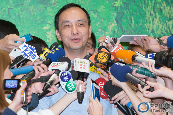 朱立伦直面“换柱”风波:我可以承担一切责任(图) 朱立伦直面“换柱”风波:我可以承担一切责任(图)