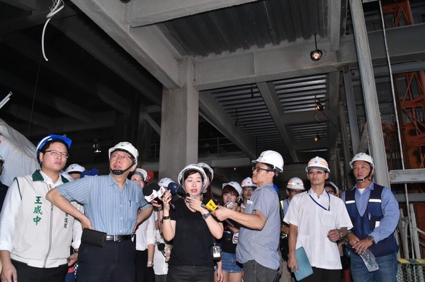 柯文哲下“军令状”:北艺中心若延宕 拔掉捷运局长 柯文哲下“军令状”:北艺中心若延宕 拔掉捷运局长