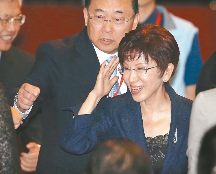 洪秀柱全力争取党代表支持 称不会接受"朱洪配" 洪秀柱全力争取党代表支持 称不会接受"朱洪配"