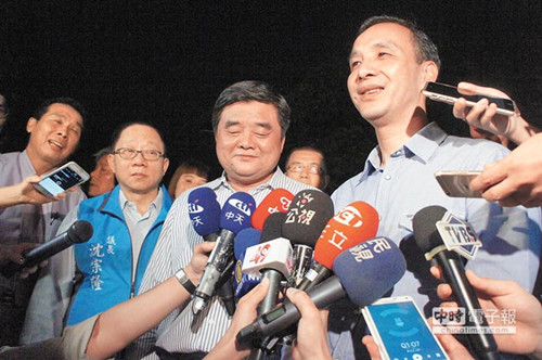 朱立伦展开“请益之旅”深入绿营铁票区抢票