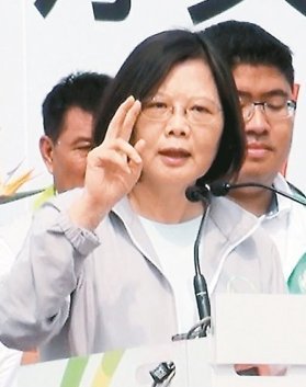 蔡英文回讽宋楚瑜:会开老飞机不一定会开新飞机。(图/《联合报》) 蔡英文回讽宋楚瑜:会开老飞机不一定会开新飞机。(图/《联合报》)