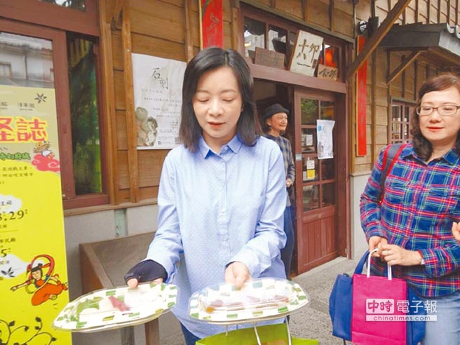 高婉倩谈“夫人牌”:无关加不加分 夫妻本应相互扶持 高婉倩谈“夫人牌”:无关加不加分 夫妻本应相互扶持