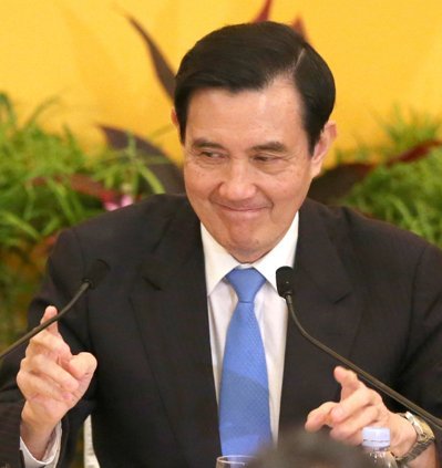 马英九受访,忧心两岸成果因政党轮替得而复失。(图/《联合报》) 马英九受访,忧心两岸成果因政党轮替得而复失。(图/《联合报》)