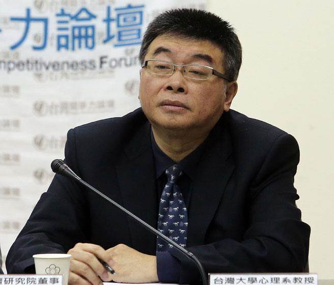 邱毅呛声国民党:败选责任全推马英九,公平吗? 邱毅呛声国民党:败选责任全推马英九,公平吗?