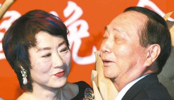 台湾扁朝巨贪加州车祸身亡 曾掏空730亿7女子获罪 台湾扁朝巨贪加州车祸身亡 曾掏空730亿7女子获罪