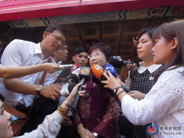 洪秀柱:国民党在必要时会搭起两岸桥梁 洪秀柱:国民党在必要时会搭起两岸桥梁