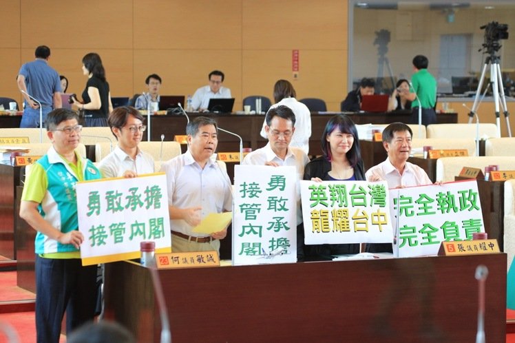 �����̨������Ա������ѯ���һ����У�ָ��ȫ���ڸ�ƵƵ������ϣ��̨�������������һ�����ܿ��ԡ���󡱣����ڳе�