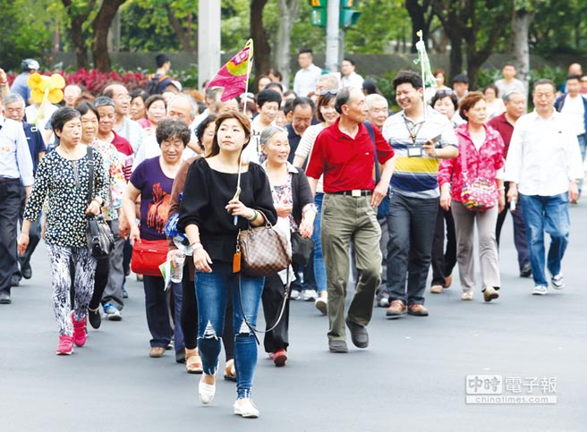 台媒:当局再不解决陆客减少问题 业者将上街头抗议