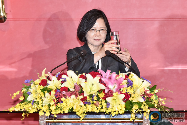 邱毅评蔡英文"九二共识"表态:意图达成实质"台独" 邱毅评蔡英文"九二共识"表态:意图达成实质"台独"