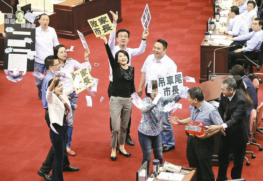 “大巨蛋”将成选举绊脚石?柯文哲:我就把它拆掉 “大巨蛋”将成选举绊脚石?柯文哲:我就把它拆掉