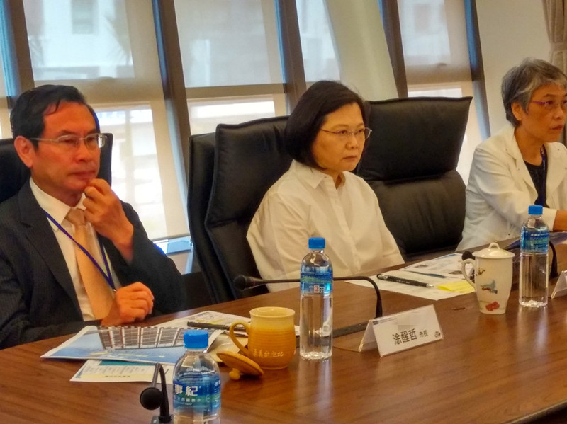 台指标民调显示:蔡英文施政满意度仅为37.6% 台指标民调显示:蔡英文施政满意度仅为37.6%