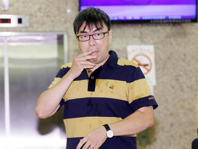 段宜康谈曲棍球案怨“廉政署”,网友:先吞球再说。(图片来源:台湾《中时电子报》) 段宜康谈曲棍球案怨“廉政署”,网友:先吞球再说。(图片来源:台湾《中时电子报》)