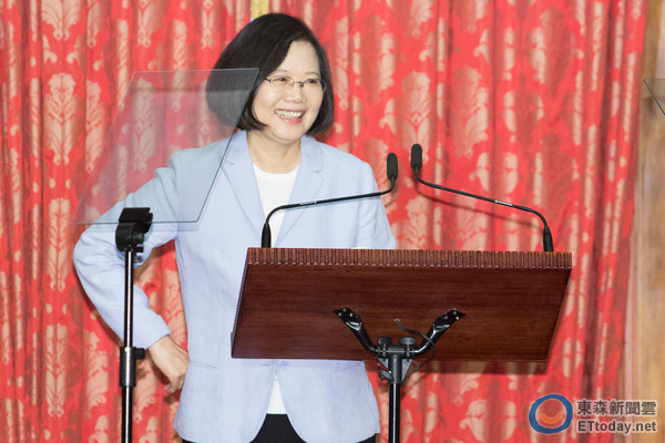 罗智强谈“空竹统战说”:同情蔡英文有一堆猪队友 罗智强谈“空竹统战说”:同情蔡英文有一堆猪队友