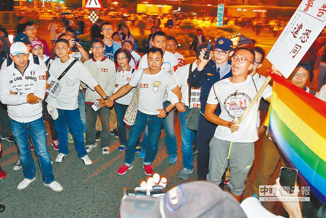 ̨н18ӦͬԻ٣Ͻǿұ޸ġ񷨡ƽĲͼΪ̨ҸάԱΧͦͬʿýɷ