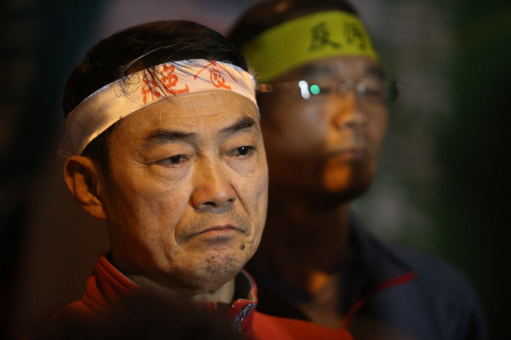 军公教为抗议年金改革绝食 绿营竟酸"看绝食到几时" 军公教为抗议年金改革绝食 绿营竟酸"看绝食到几时"