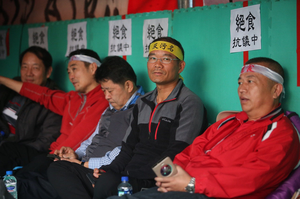 台湾军公教团体22日拟号召25万人上街头抗议年金改革 台湾军公教团体22日拟号召25万人上街头抗议年金改革