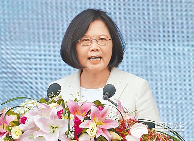 台湾民调:过半民众认为蔡英文两岸政策不利经济发展 台湾民调:过半民众认为蔡英文两岸政策不利经济发展