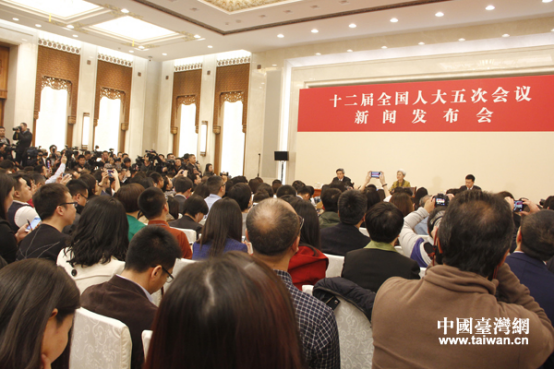 十二届全国人大五次会议新闻发布会举行 十二届全国人大五次会议新闻发布会举行