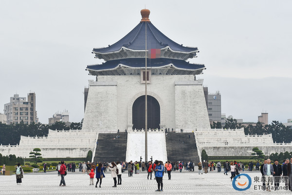 民进党提议废除中正纪念堂古迹 洪秀柱批:做点正经事 民进党提议废除中正纪念堂古迹 洪秀柱批:做点正经事