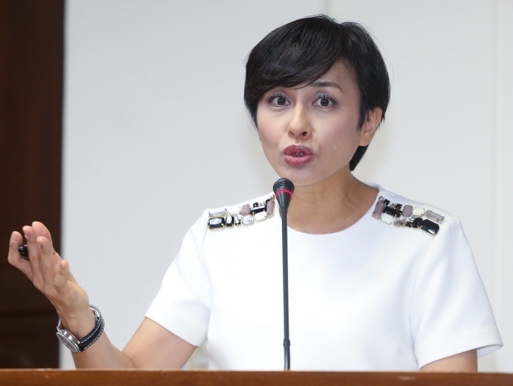 李永得遭台北市警方盘查,他的妻子民进党“立委”邱议莹力挺老公,痛批警察“超瞎” 李永得遭台北市警方盘查,他的妻子民进党“立委”邱议莹力挺老公,痛批警察“超瞎”