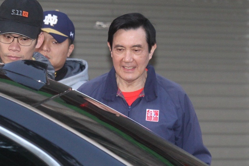 “泄密案”今将宣判 马英九清晨照常出门运动表情轻松 “泄密案”今将宣判 马英九清晨照常出门运动表情轻松