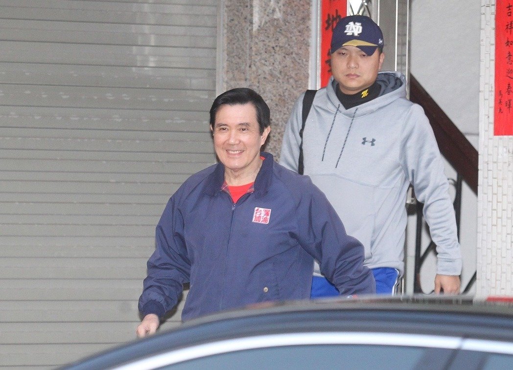 “泄密案”今将宣判 马英九清晨照常出门运动表情轻松 “泄密案”今将宣判 马英九清晨照常出门运动表情轻松