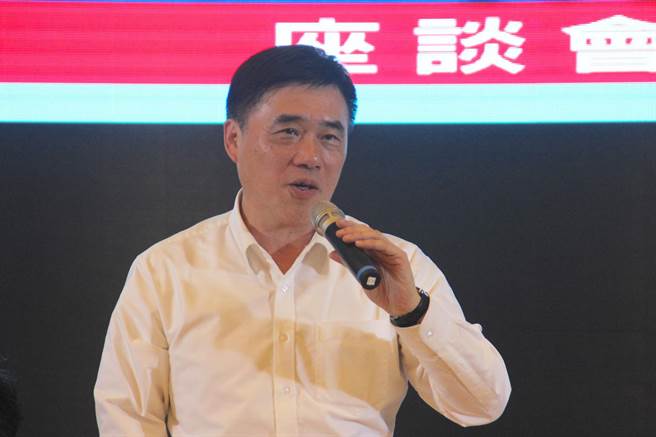 郝龙斌:国民党要硬起来 若当选绝不“温良恭俭让” 郝龙斌:国民党要硬起来 若当选绝不“温良恭俭让”