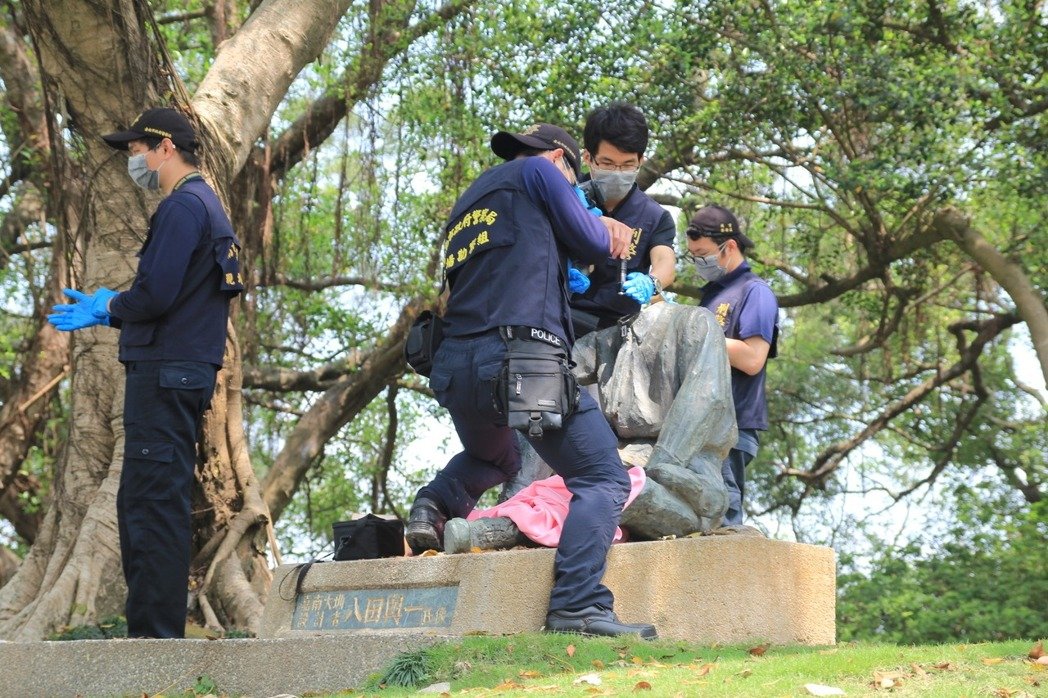 他为砍八田与一铜像自首 邱毅大赞:像个中国人! 他为砍八田与一铜像自首 邱毅大赞:像个中国人!