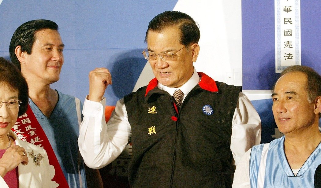 2005年国民党主席选举,由当时的台北市长马英九(左)对上立法院长王金平(右)。 2005年国民党主席选举,由当时的台北市长马英九(左)对上立法院长王金平(右)。