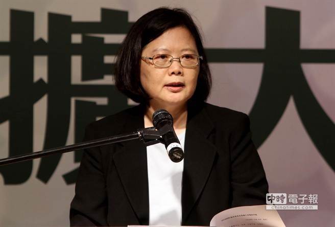 "����"����:��Ӣ���쵼���ģ����û��������ͷ��