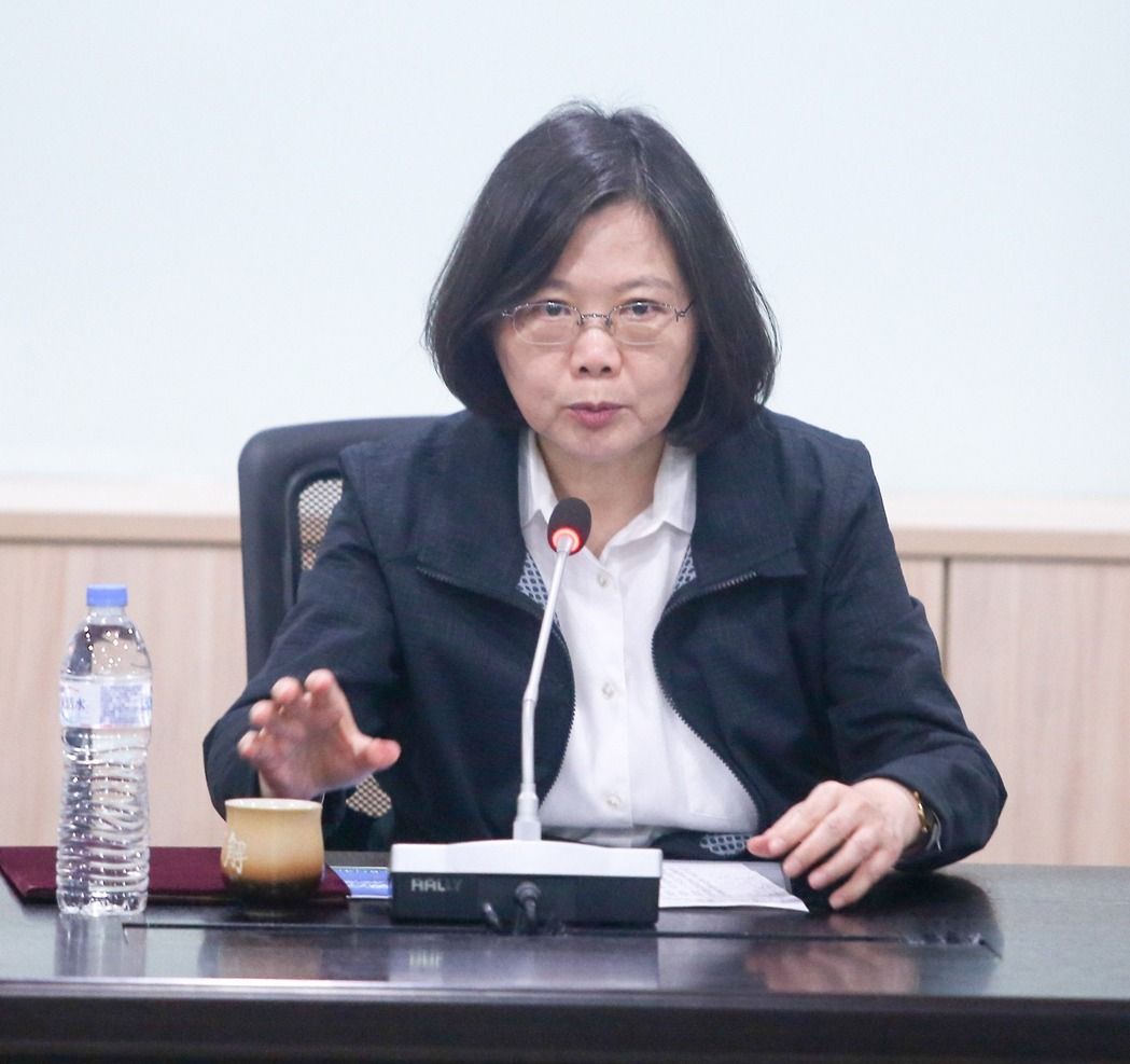 蔡英文分批约见“绿委” 下旨:年改、前瞻非过不可 蔡英文分批约见“绿委” 下旨:年改、前瞻非过不可