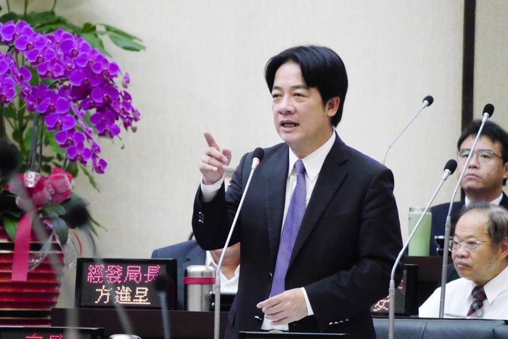 民进党一批台面人士转性称"亲中" 台媒:请坚持下去! 民进党一批台面人士转性称"亲中" 台媒:请坚持下去!