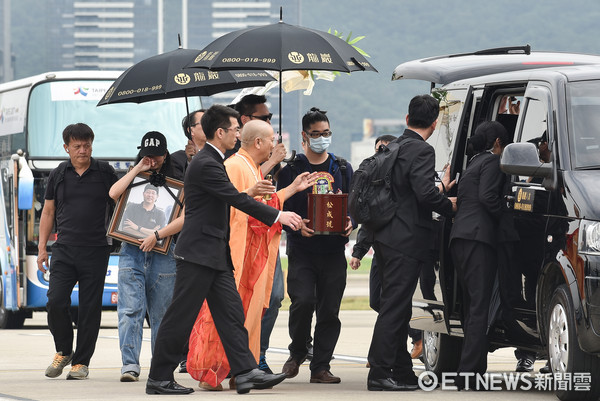 国民党全力协助处理齐柏林后事 洪秀柱将在中常会致哀 国民党全力协助处理齐柏林后事 洪秀柱将在中常会致哀