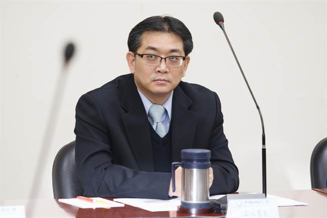 蓝营高官被判入监服刑 作家:国民党竟"温良恭俭让" 蓝营高官被判入监服刑 作家:国民党竟"温良恭俭让"