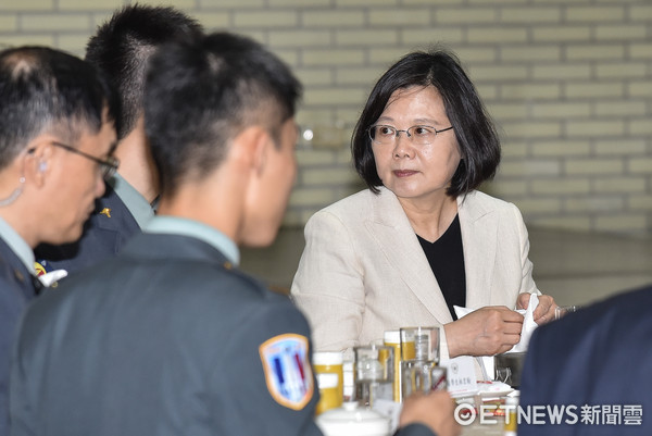 蔡英文称不懂“一例一休”条文 遭批:最不负责任的政治笑话 蔡英文称不懂“一例一休”条文 遭批:最不负责任的政治笑话