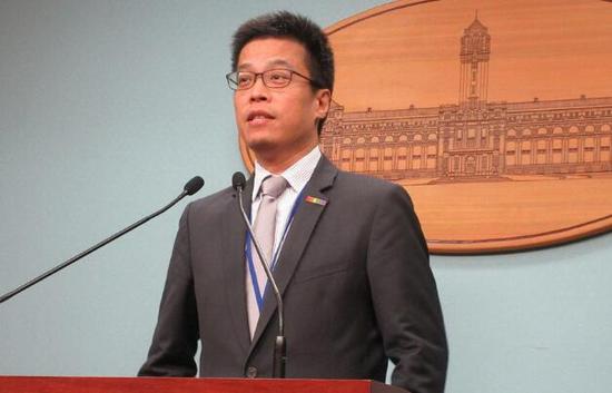 柯文哲屡次挑战蔡英文 果真想与民进党劳燕分飞? 柯文哲屡次挑战蔡英文 果真想与民进党劳燕分飞?