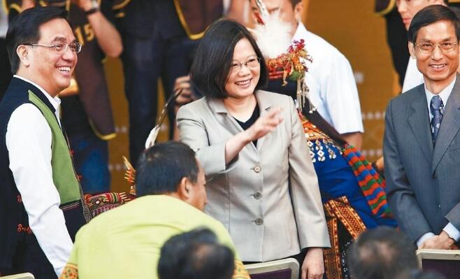 ̨ѧ�ߣ���Ӣ����̨�����������Ǹ��һ������ɫ��Ĭ��