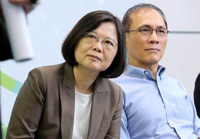 民进党人士称人才库不足 蔡林体制陷窘境应检讨 民进党人士称人才库不足 蔡林体制陷窘境应检讨