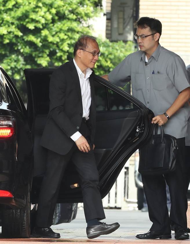 台湾网友用35字翻译林全辞呈 一小时获7000点赞 台湾网友用35字翻译林全辞呈 一小时获7000点赞