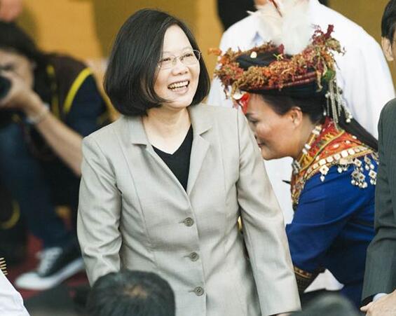 沉迷于财色? 民进党真能“莫忘初衷”! 沉迷于财色? 民进党真能“莫忘初衷”!