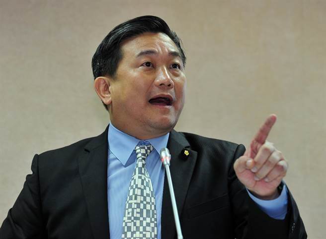 "绿委"王定宇公开参选台南市长 遭批"外省第二代之耻" "绿委"王定宇公开参选台南市长 遭批"外省第二代之耻"