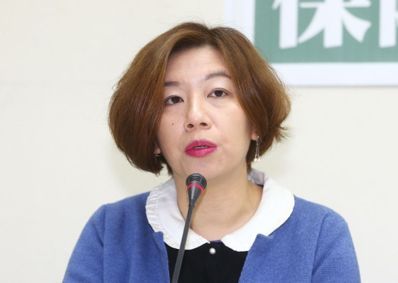 “绿委”称“劳基法”是劳工的刀 李茂生讽:敢给枪吗? “绿委”称“劳基法”是劳工的刀 李茂生讽:敢给枪吗?