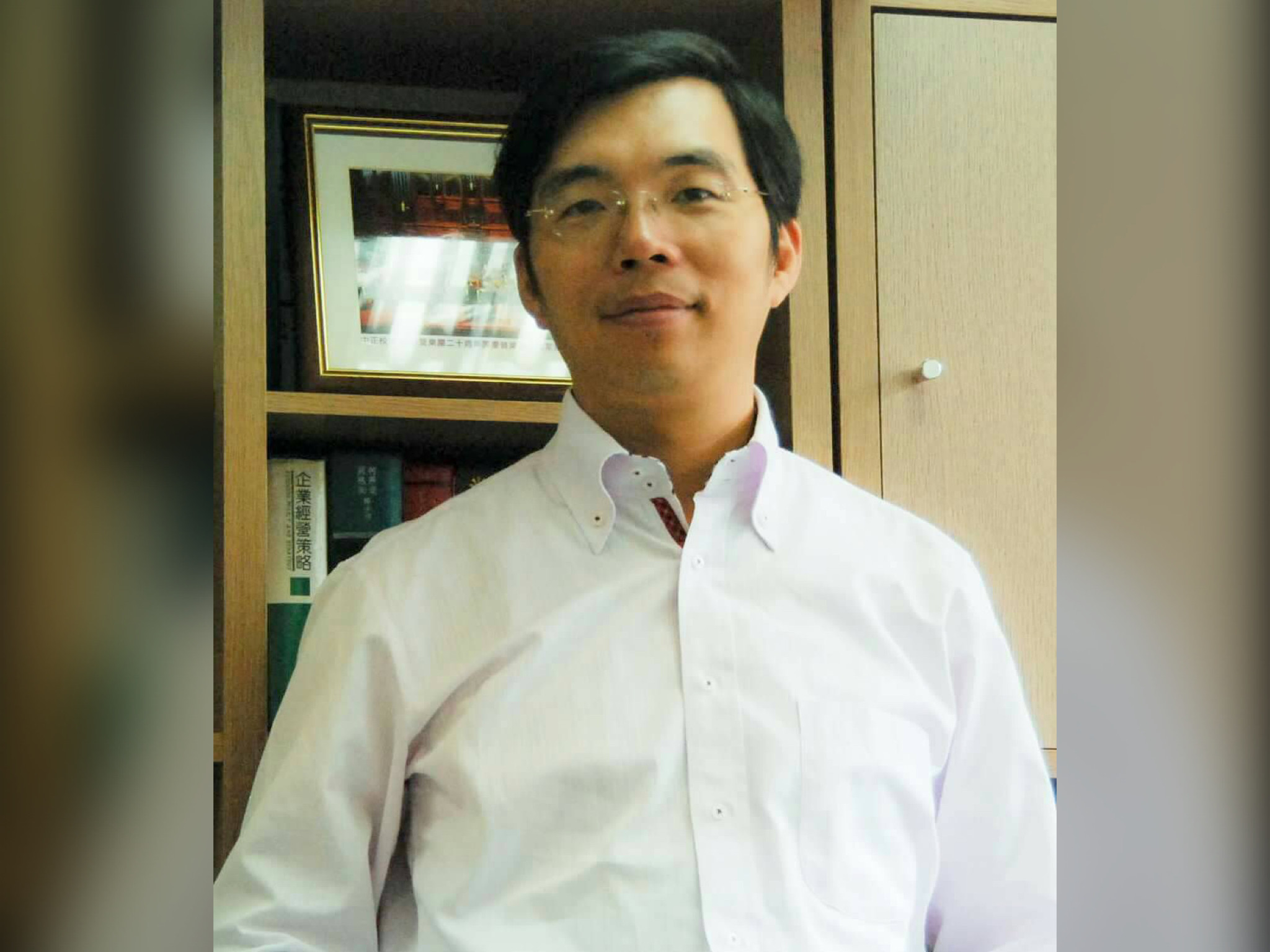 民进党新闻部主任酒驾肇事 国民党:看蔡英文如何处理 民进党新闻部主任酒驾肇事 国民党:看蔡英文如何处理