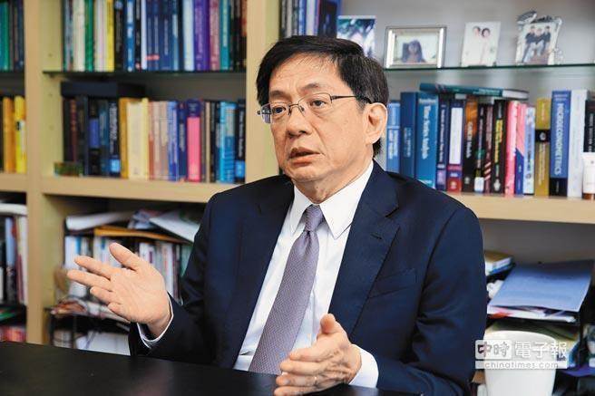 岛内媒体人痛批台“教育部”:管中闵就该干到底 岛内媒体人痛批台“教育部”:管中闵就该干到底